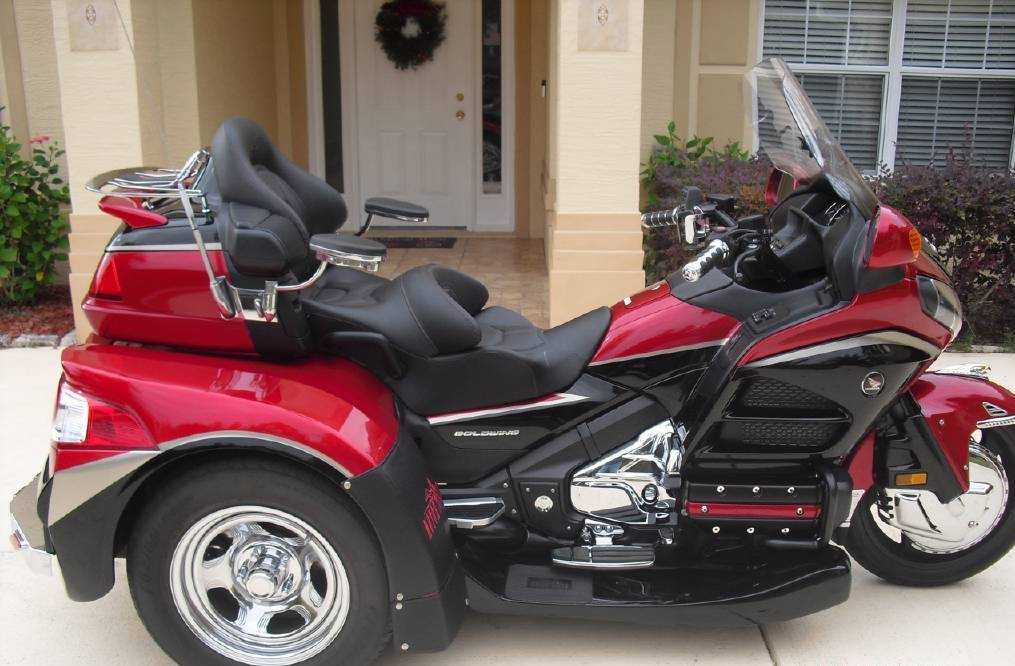 2015 Honda GOLD WING 1800 TRIKE whatsapp me (+971586703639)