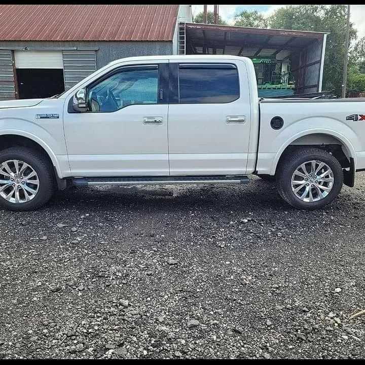 2017 Ford F150 lariat 4x4