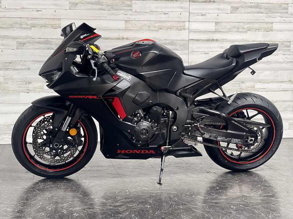 2017 Honda CBR 1000cc (+971561943867)