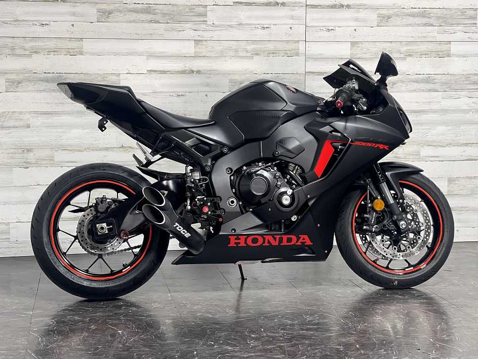 2017 Honda CBR 1000cc (+971561943867)