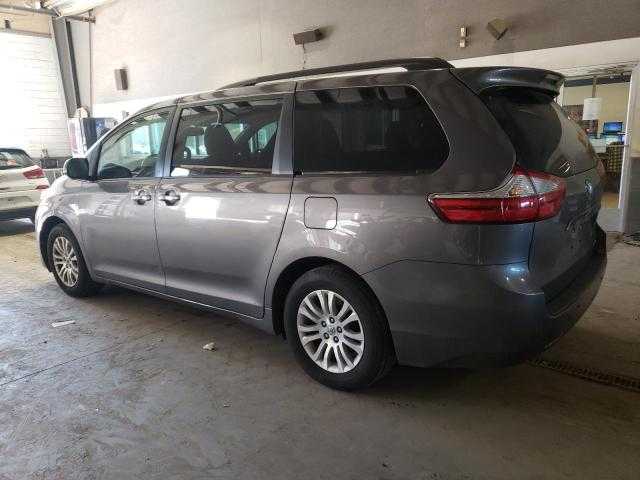 2017 TOYOTA SIENNA