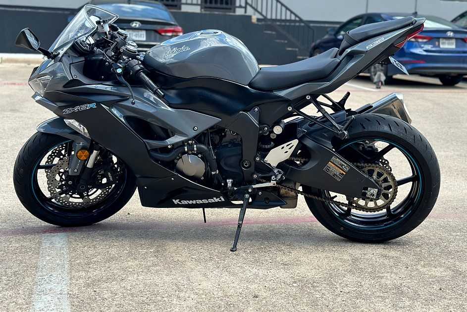 2019 Kawasaki Ninja ZX-6R ABS WhatsApp +13236413248