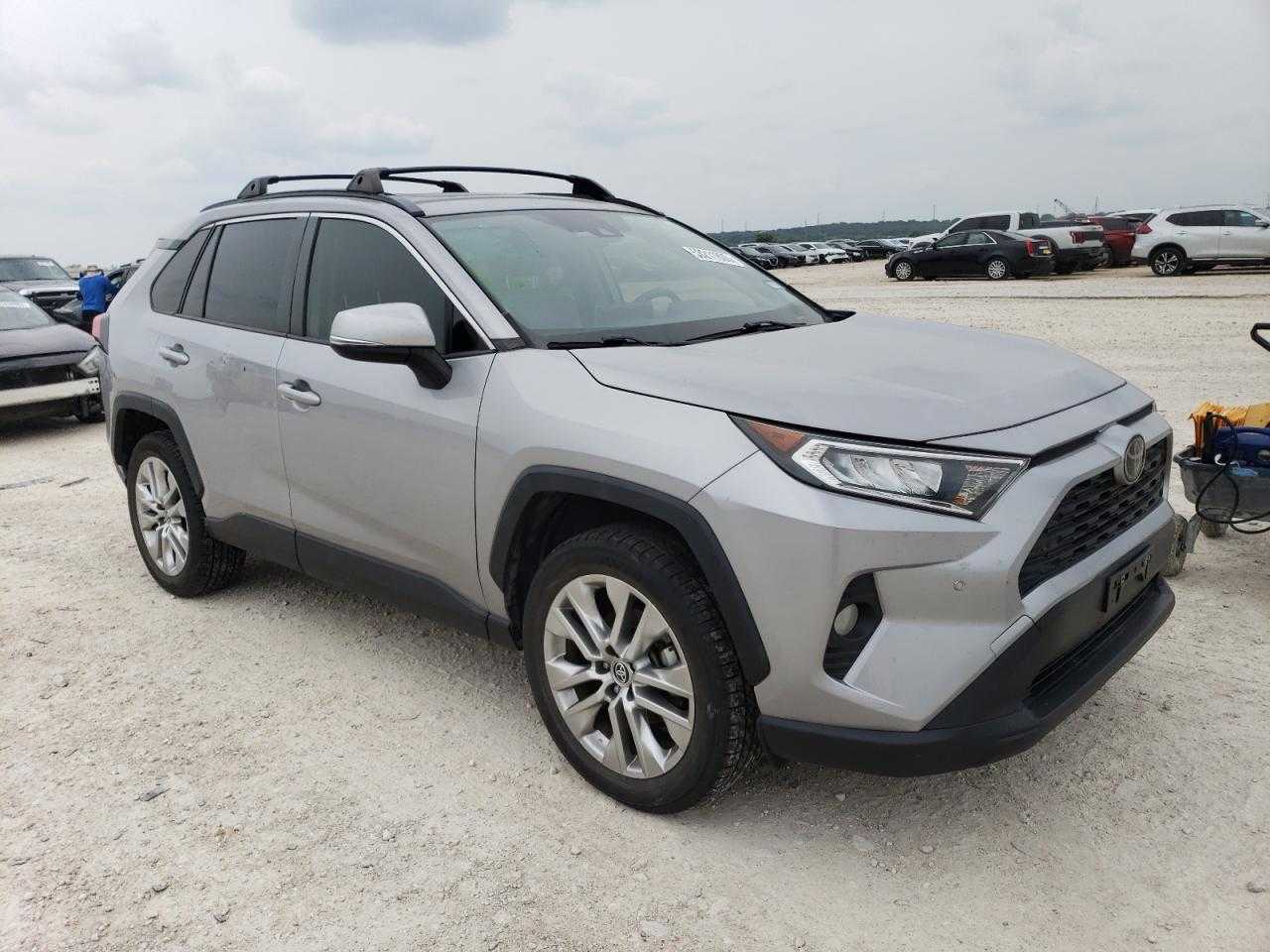 2020 Toyota RAV4 Xle Premium WhatsApp(+971586703639)