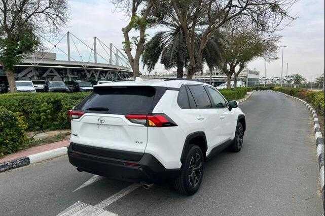 2021 Toyota RAV4 4WD XLE gulf model