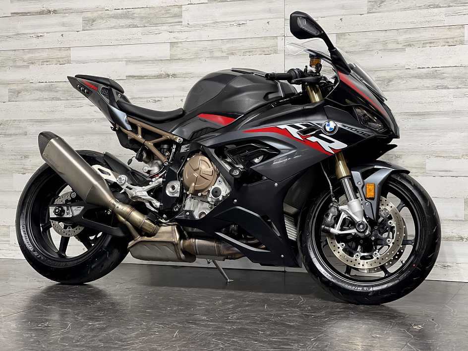 2022. BMW S1000RR +974 66574363