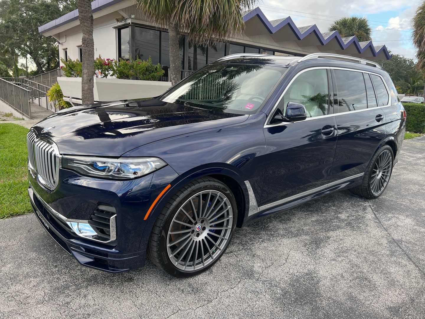 2022 BMW X7 ALPINA XB7