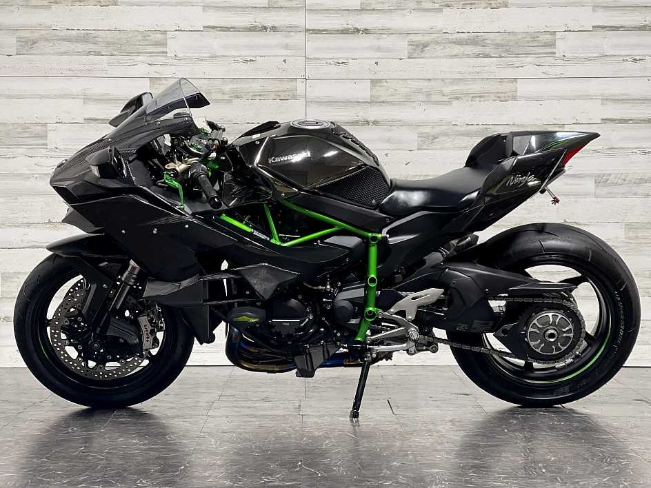 2023 Kawasaki Ninja H2 +974 66574363