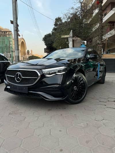 أحدث طراز من مرسيدس E200 موديل 2025، لتضمن لنفسك أو لضيوفك أعلى مستويات الفخامة والراحة والأناقة في