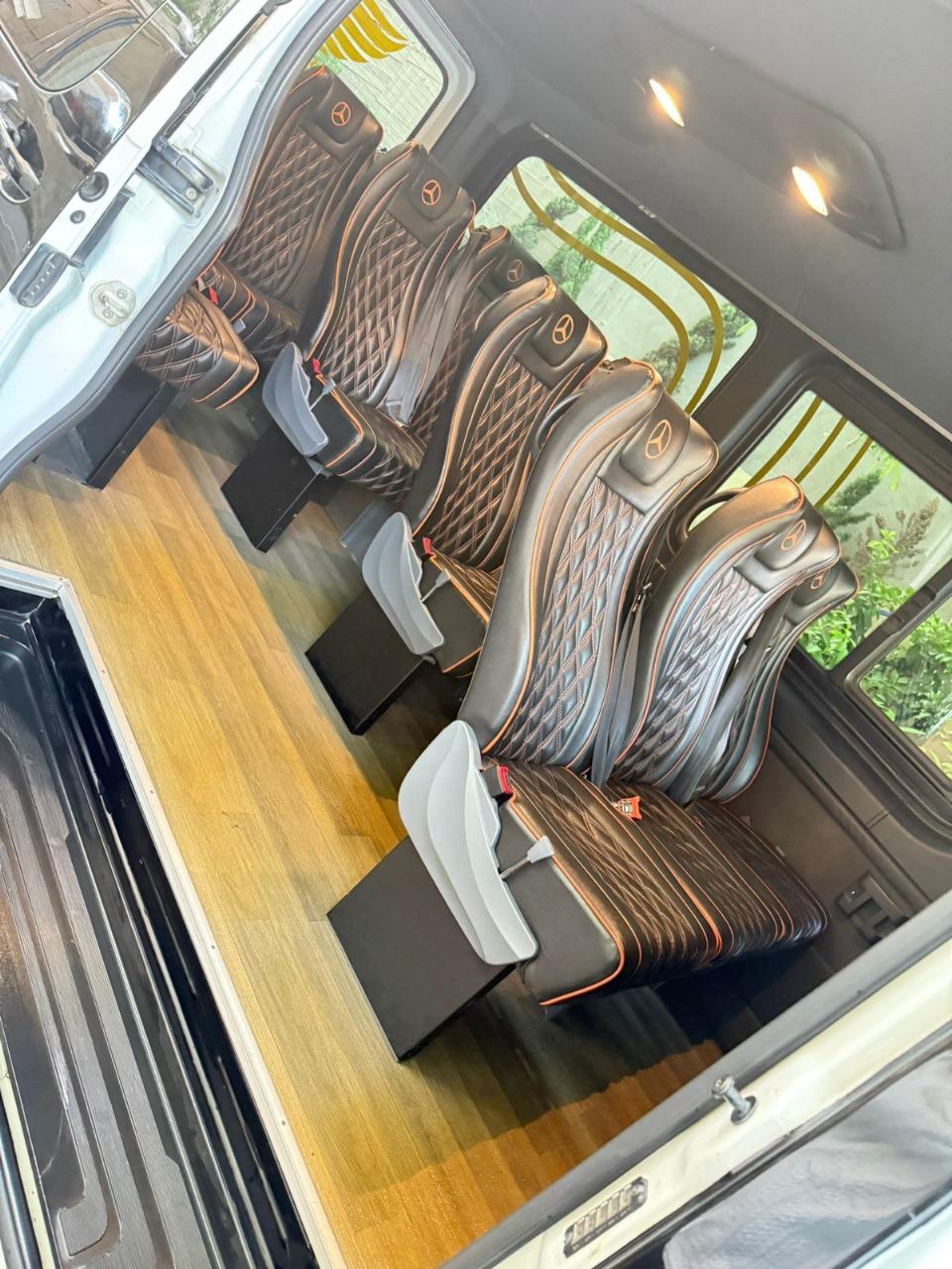 Ihre Luxusreise beginnt hier: Mieten Sie jetzt Mercedes Sprinter 13 SEATS (Modell 2025) mit Chauffeu