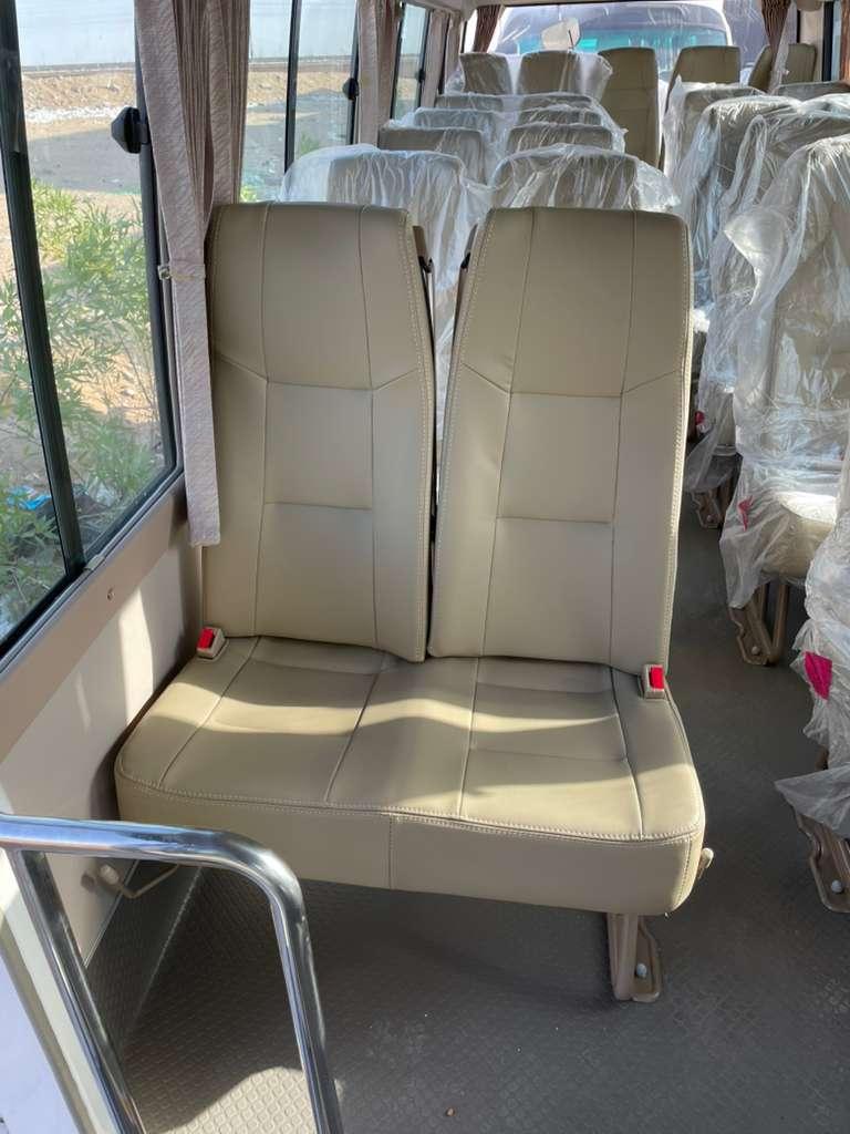 ميني باص تويوتا كوستر لرحلتك العائلية القادمة، واستمتعوا بتجربة سفر جماعية لا تُنسى.