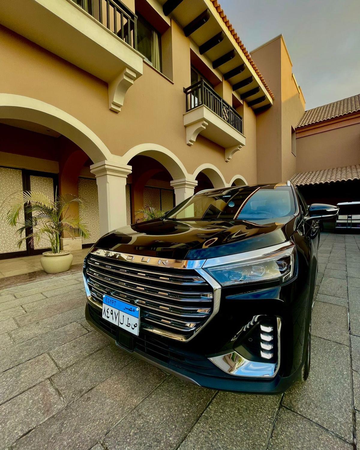 حديثة ومريحة تتسع لما يصل إلى 7 أفراد، وتوفر مساحة كافية للجميع مع الأمتعة