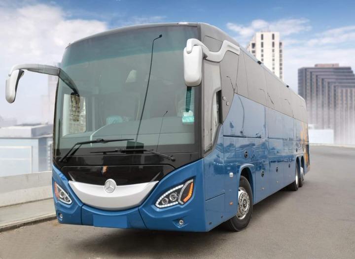 نحن نوفر أحدث أتوبيسات مرسيدس المجهزة بالكامل