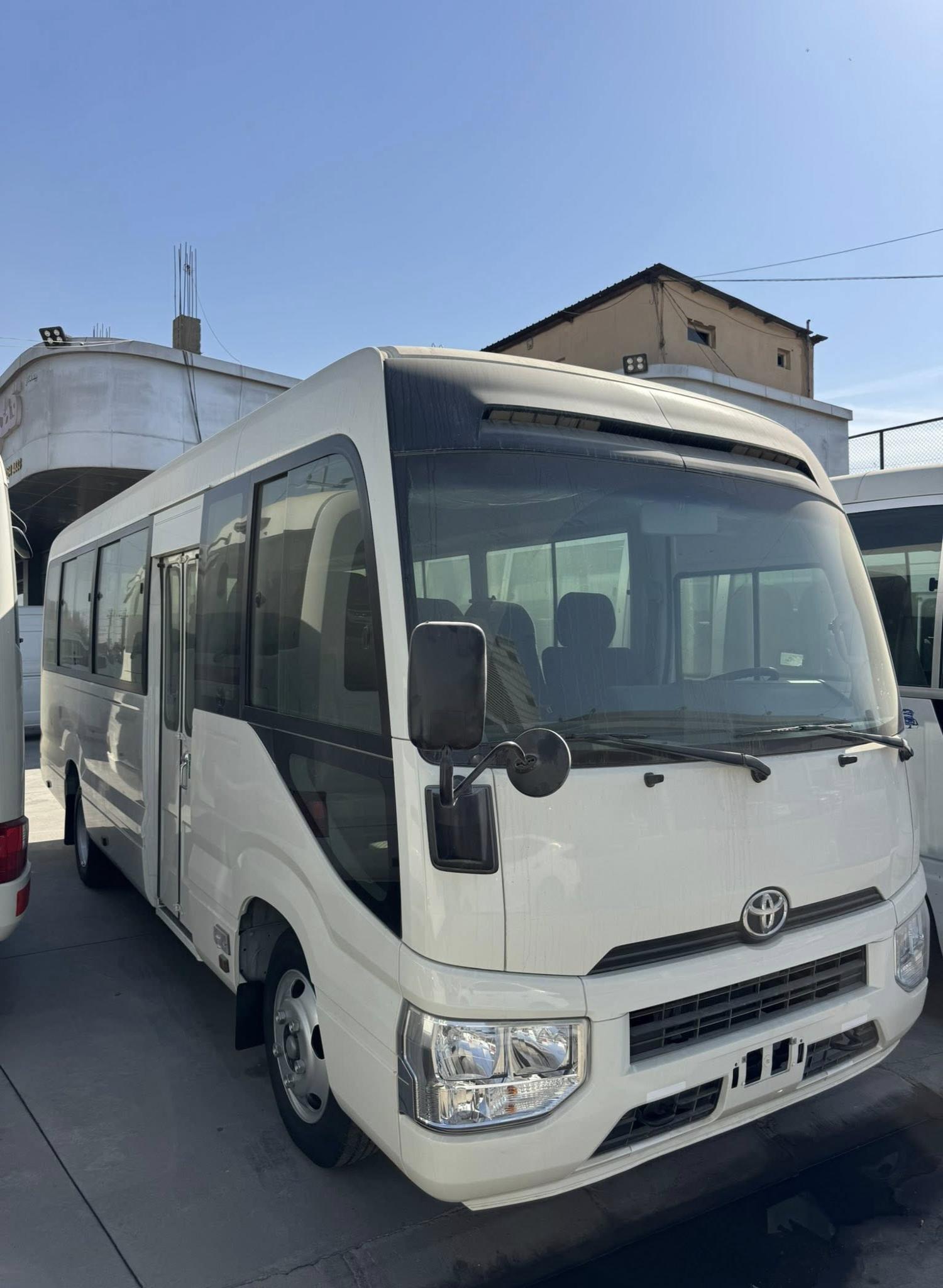 الكوستر مشهود له عالمياً بمتانته وقدرته على تحمل أصعب ظروف الطرق والسفر.