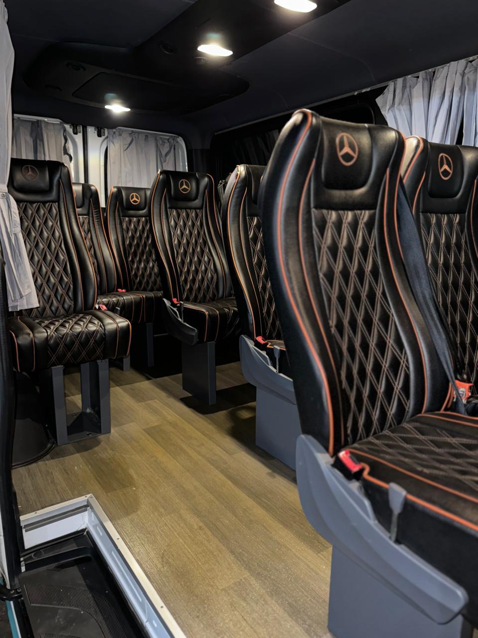 01100092199 عرض تورست على ايجار مرسيدس اسبرنترا