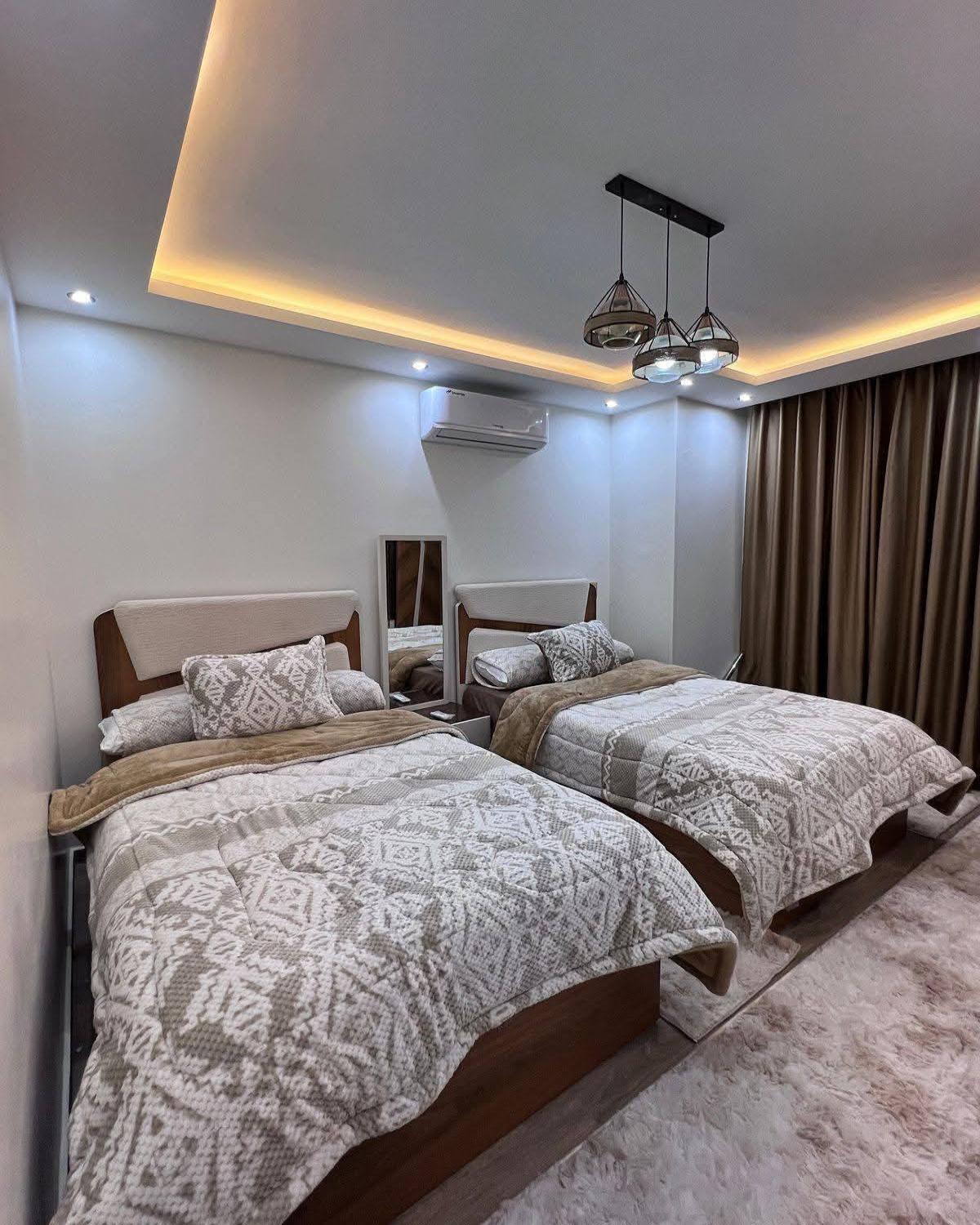 🌸شقه مفروشة فاخره VIP  للايجار اليومى والشهرى بارقى احياء الدقى🌸 شارع مصدق الرئيسى سكن جديد😍