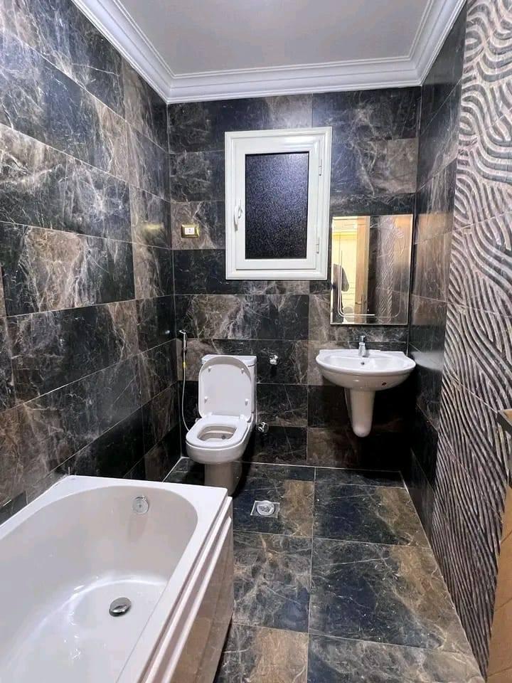 🌸شقه مفروشة فاخره VIP  للايجار اليومى والشهرى بارقى احياء الدقى🌸 شارع مصدق الرئيسى سكن جديد😍