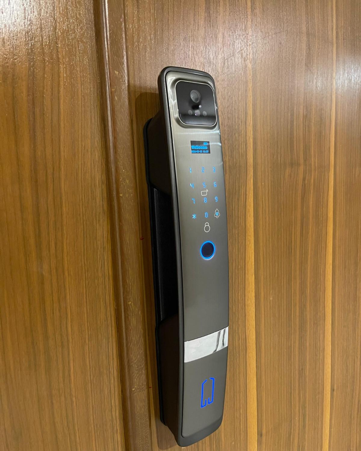 قفل باب ذكي – أمان وتقنية حديثة الحل الأمثل لحماية المنازل والمكاتب