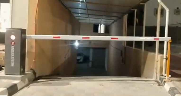 بوابات مرور سيارات بوابه مواقف امنية الكترونية  بوابات دخول و خروج سيارات barrier gates