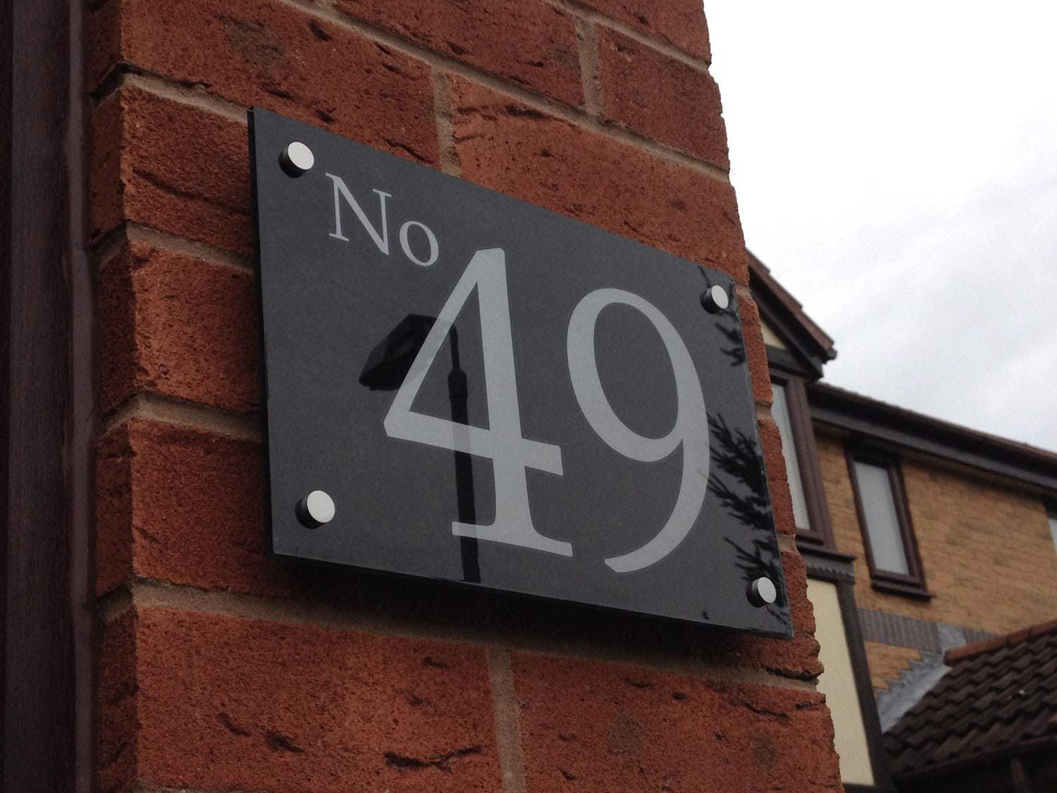 طباعة بنرات - استيكرات  / جده  TRUST MEDIA