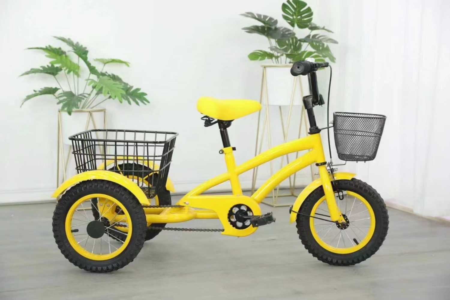 Sales of children's tricycles children's electric cars +86 13011457878