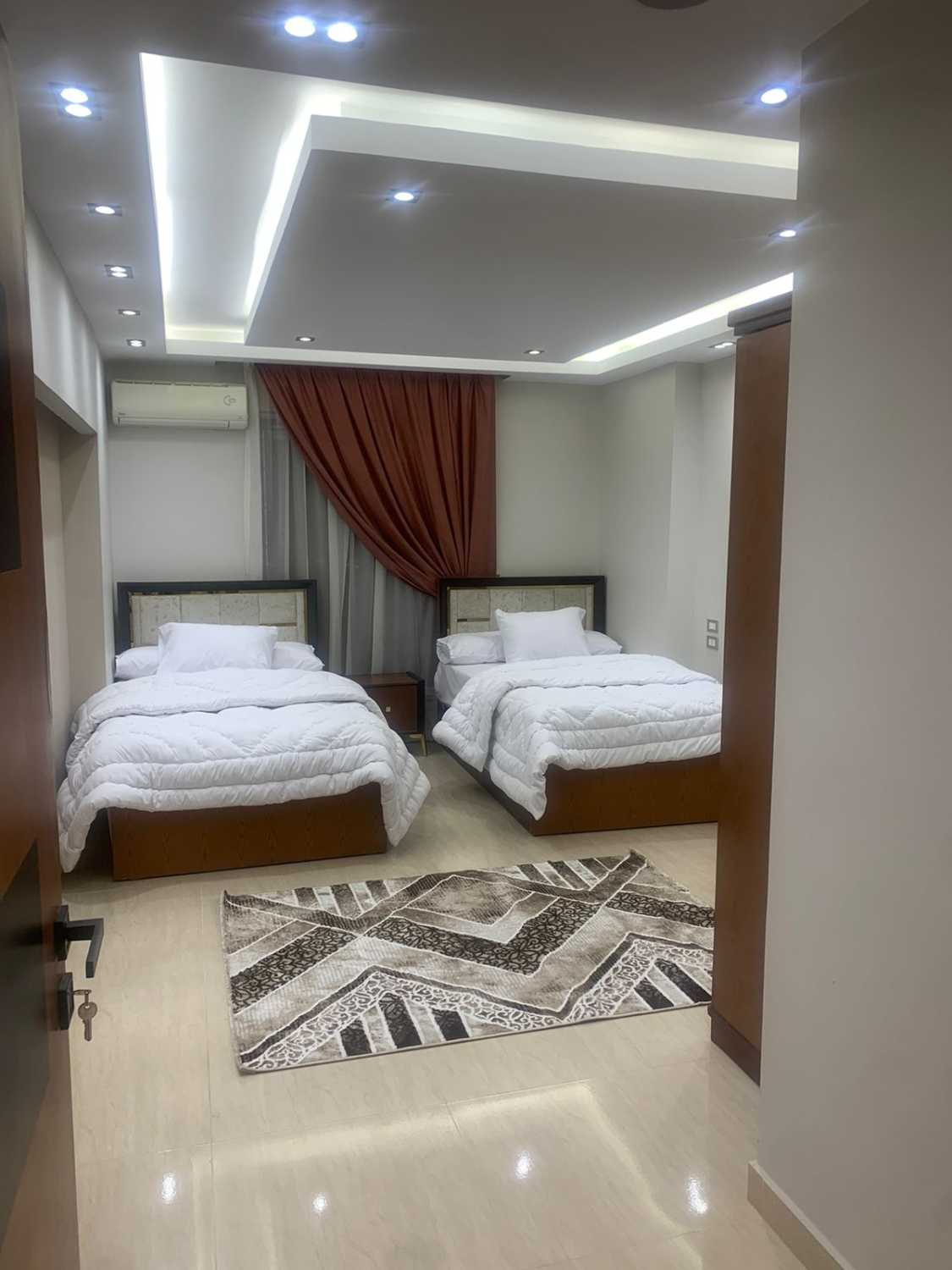 شقة مفروشة VIP المهندسين امام نادى الزمالك جامعه الدول