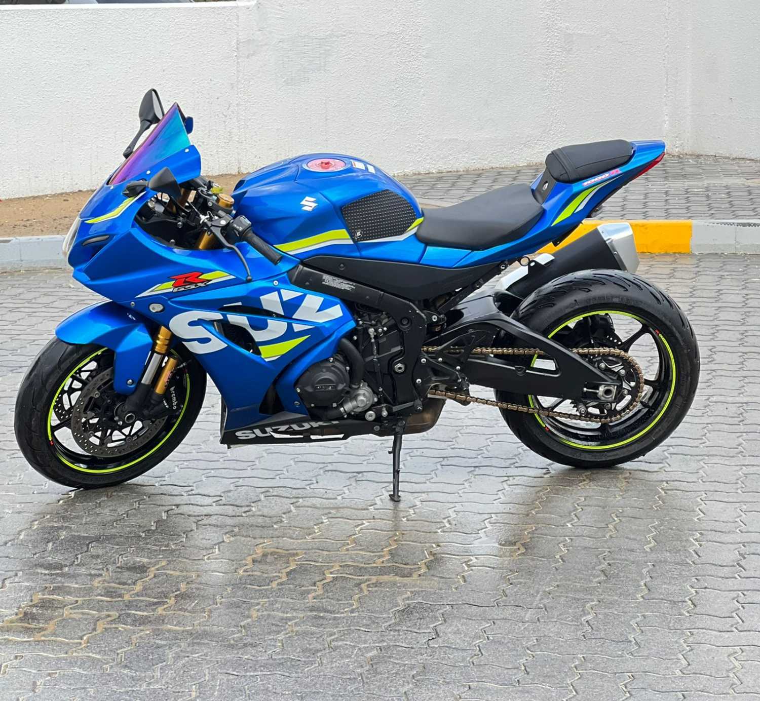 this bike in very good condition sale whatsapp +971547882677