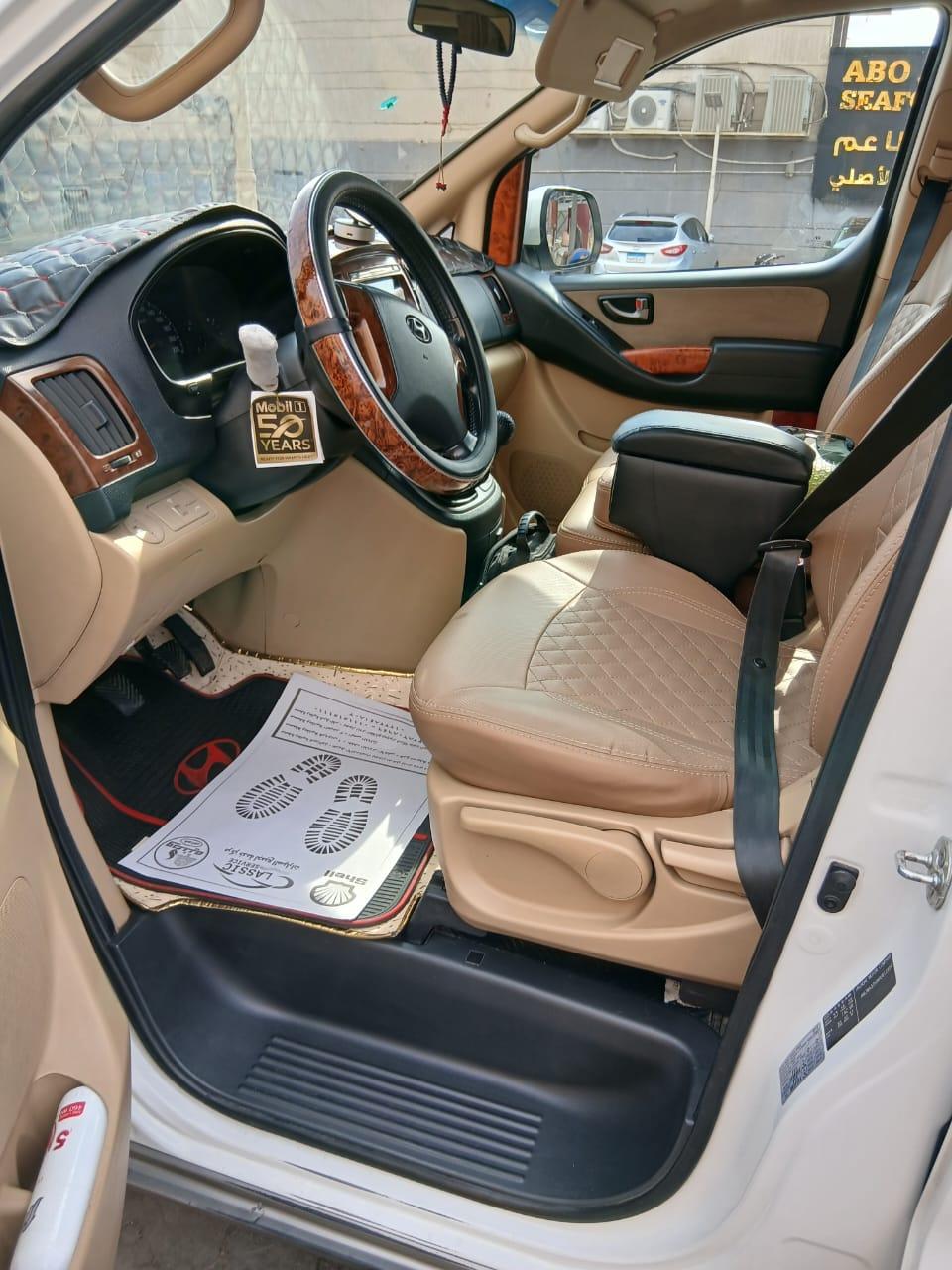 Hyundai H1 Tourist Van Rental Cairo | 12 Hours – 120 KM Included | Giza Pyramids