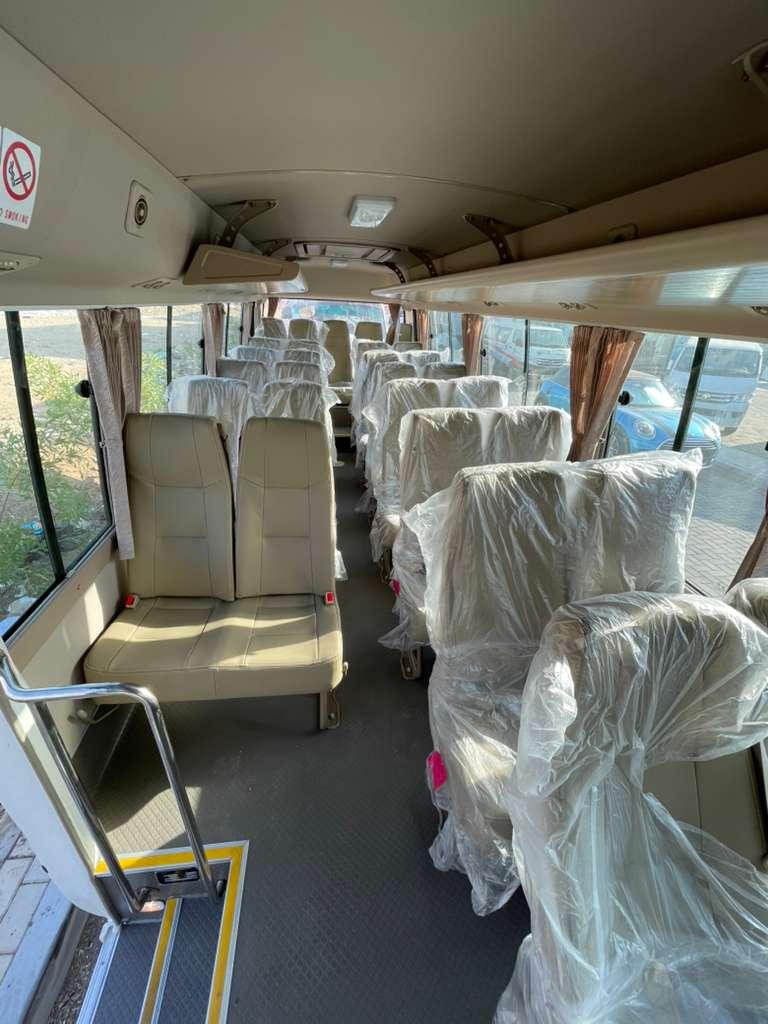 ايجار تويوتا كوستر 24 راكب.. راحة اللمة الكبيرة في رحلة واحدة!