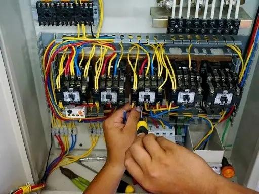 كهربائي مكة 0545328256 العزيزية والشوقية اصلاح اعطال الكهرباء